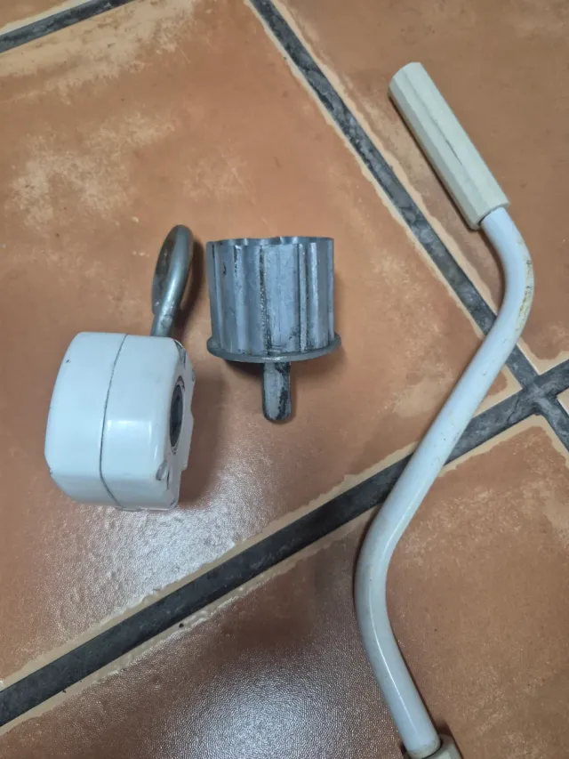 Varilla y mecanismo para toldo