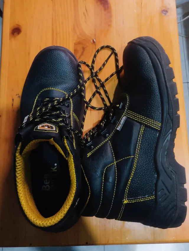 Botas de Seguridad Bee Work Talla 43 Negras