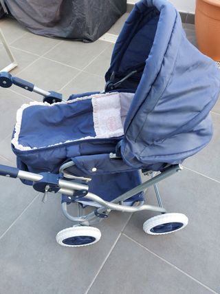 Carrito de muñeca azul