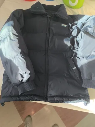 Chaquetón de plumas azul