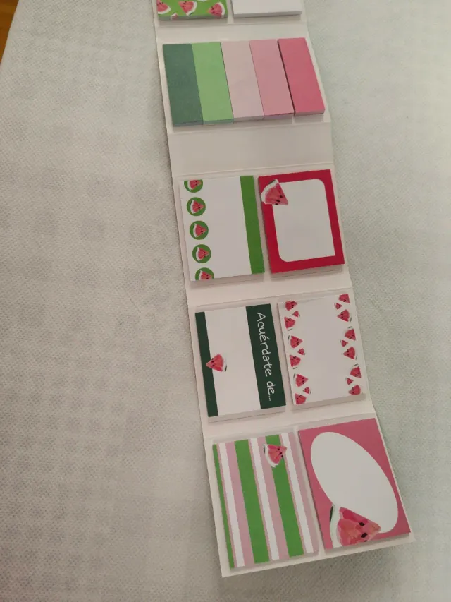 Lote de libretas y post-it