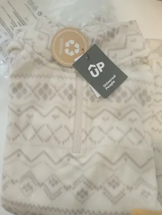 Jersey polar Universal People hay talla m y L.