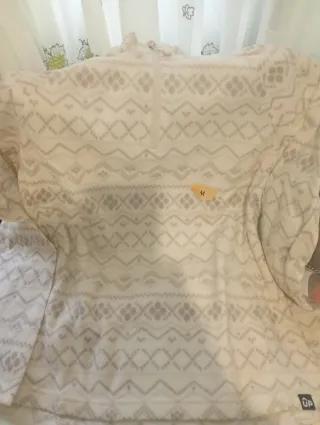 Jersey polar Universal People hay talla m y L.