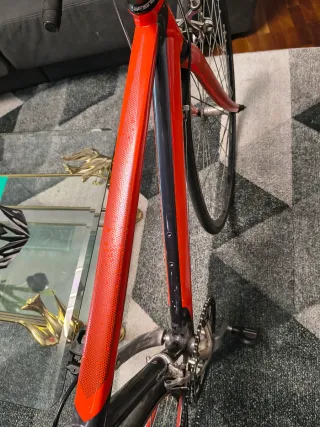 Bicicleta carretera aluminio y carbono