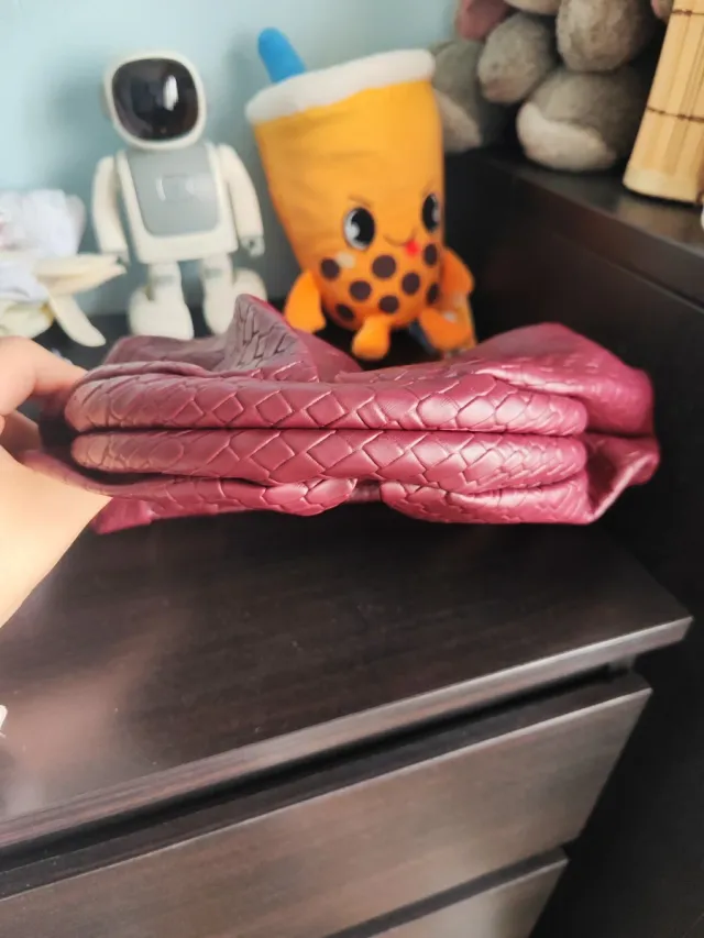 Bolso de mano morado/rojo