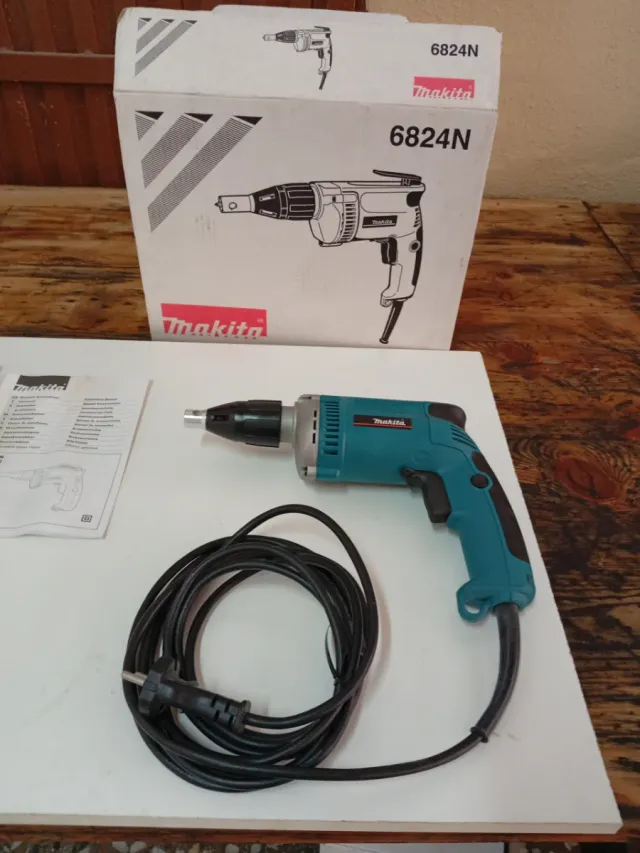 Taladro Makita 6824N