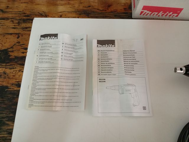 Taladro Makita 6824N