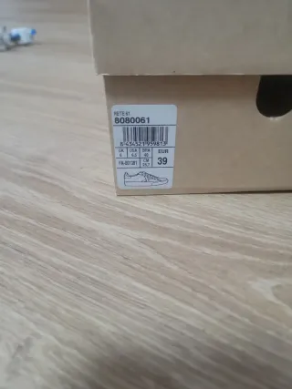 Zapatillas  azules y blancas