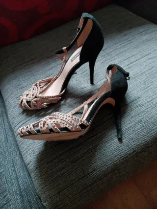 Zapatos de tacón Zara Beige y Negro