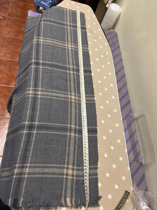 Bufanda de cuadros gris y beige