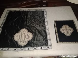 Casulla y complementos litúrgicos