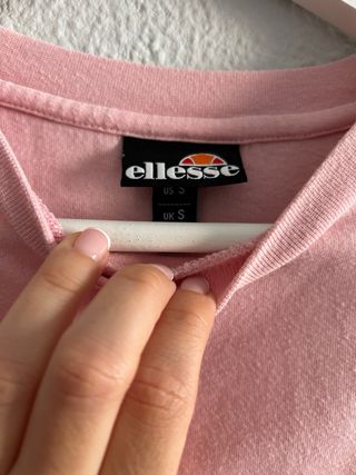 Camiseta rosa Ellesse con logo