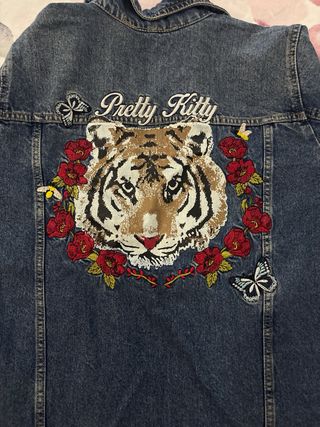 Chaqueta vaquera con estampados