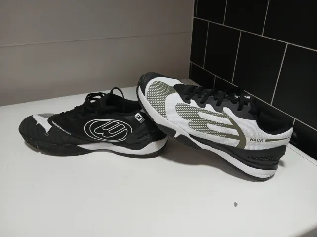 Zapatillas Padel Bullpadel talla41 tallan 1 menos