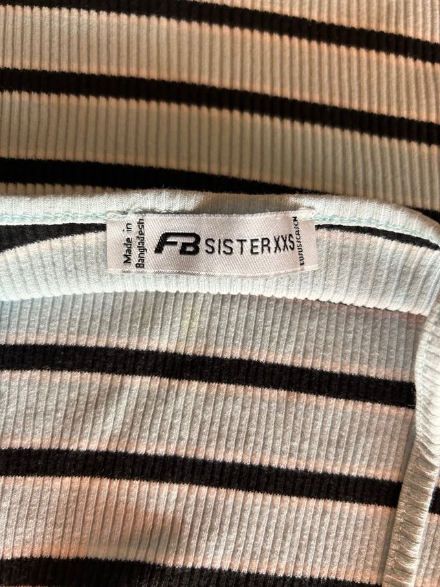 Top corto de rayas gris y negro Talla XXS