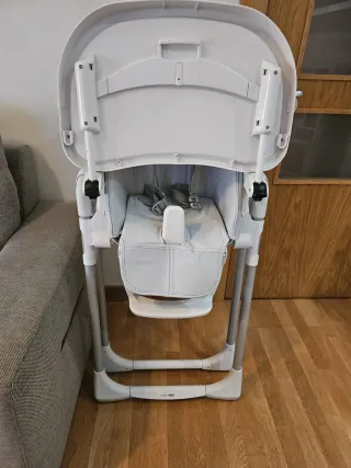 Trona bebé gris y blanca. Peg perego prima papá 3