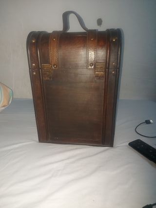 Mochila antigua de madera