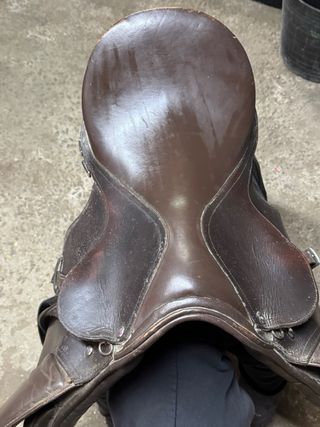 Sella per cavalli in pelle