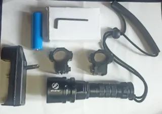 Linterna tactica submarina recargable batt extra