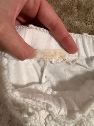 Falda corta blanca crochet