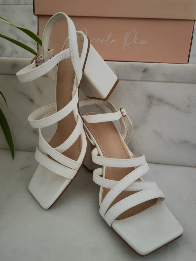 Sandalias tacón blancas