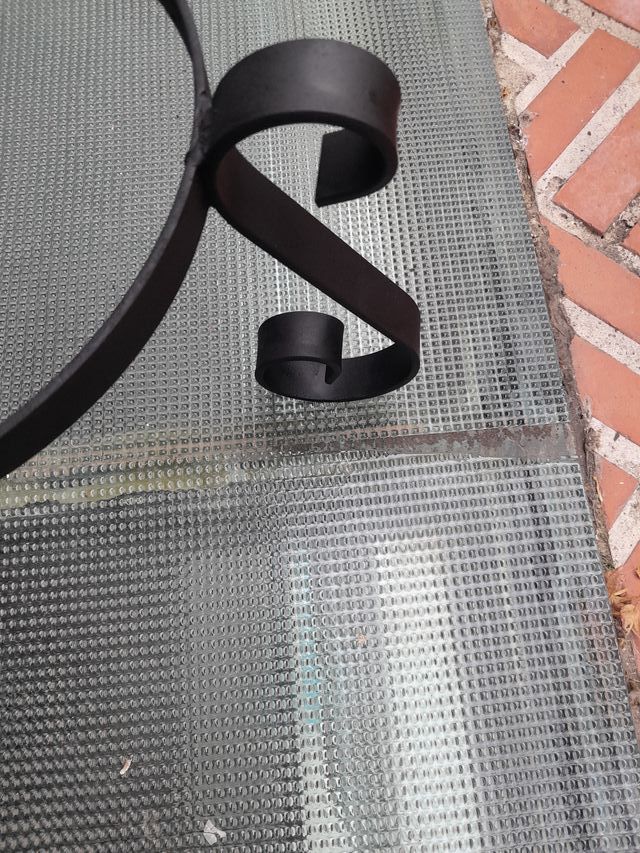 Macetero de hierro forjado