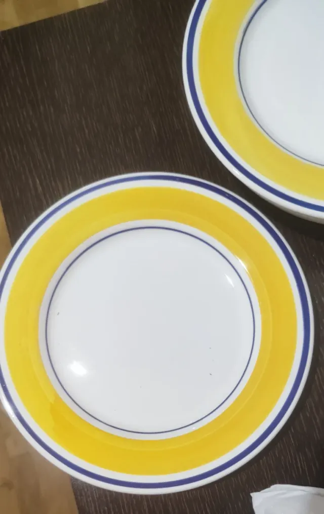 Juego de platos de cerámica