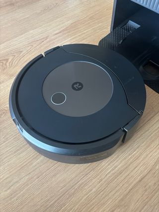 Robot aspirapolvere e lavasciuga pavimenti Roomba Combo j9+