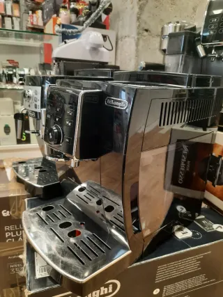 Cafetera DeLonghi ECAM 23.120.B Negra