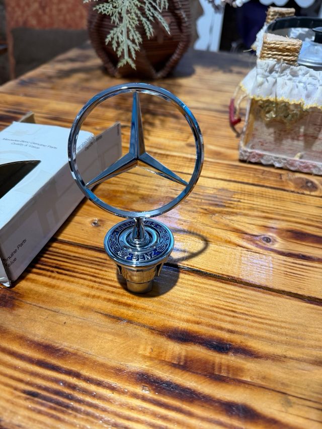 Estrella Mercedes-Benz Genuine Parts