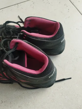 Zapatillas Reebok deportivas negras y rosas