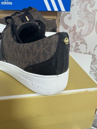 Zapatillas Michael Kors Marrones y Doradas