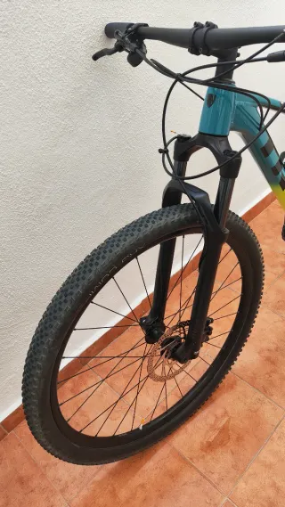 Trek Xcaliber 9 - 2021. Monoplato y ruedas de 29".