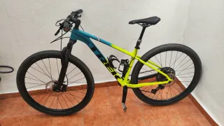 Trek Xcaliber 9 - 2021. Monoplato y ruedas de 29".