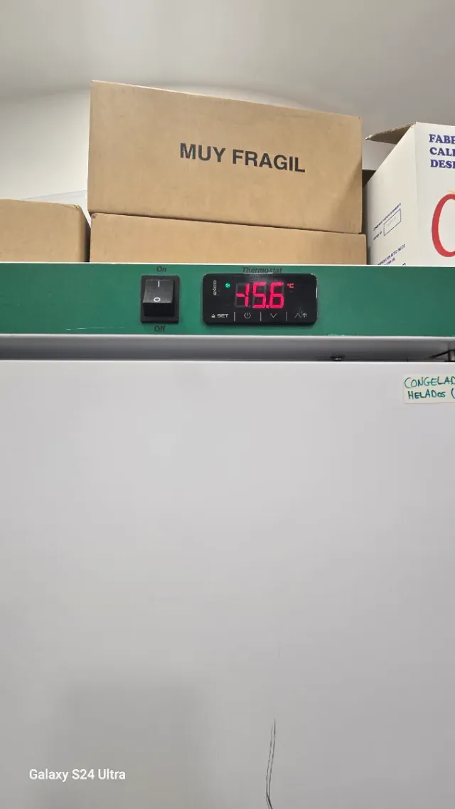 2 Congeladores Verticales Sudimp