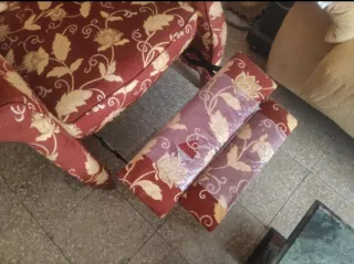 Butaca orejera reclinable roja