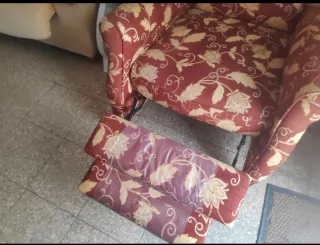 Butaca orejera reclinable roja