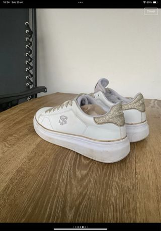 Scarpe da ginnastica bianche e oro