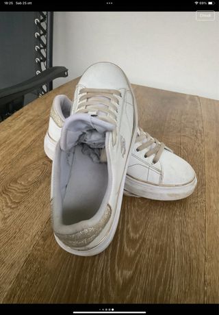 Scarpe da ginnastica bianche e oro