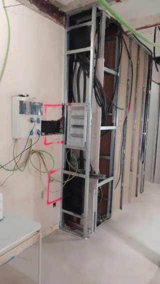 ((Albañil))   FELIPE Watts. 610356723