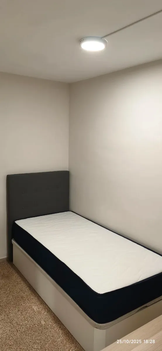 Canapé 90x190, colchón y almohada(todo a estrenar)