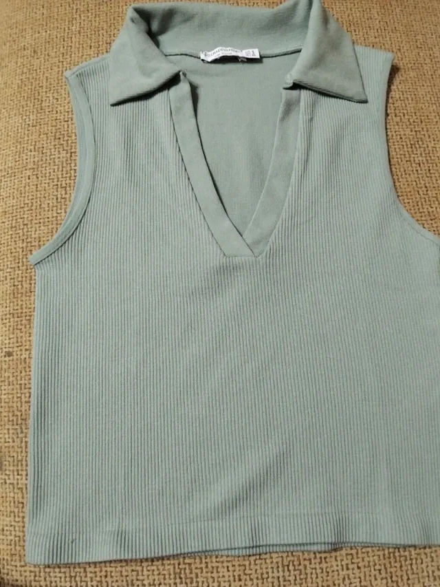 Camiseta polo Stradivarius verde talla S