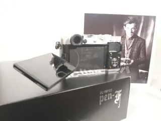 Cámara Olympus PEN-F + Accesorios