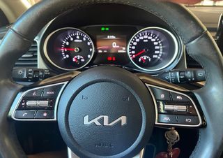 vendo coche-KIA XCeed 2023