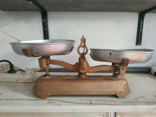 Balanza antigua de cocina