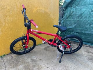 Bicicleta BMX Roja