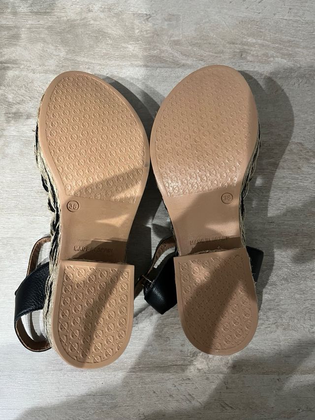 Sandalias Popa Beige y Negro