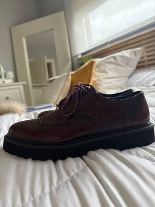 Zapatos Oxford granate Nuevos