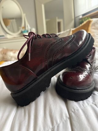 Zapatos Oxford granate Nuevos