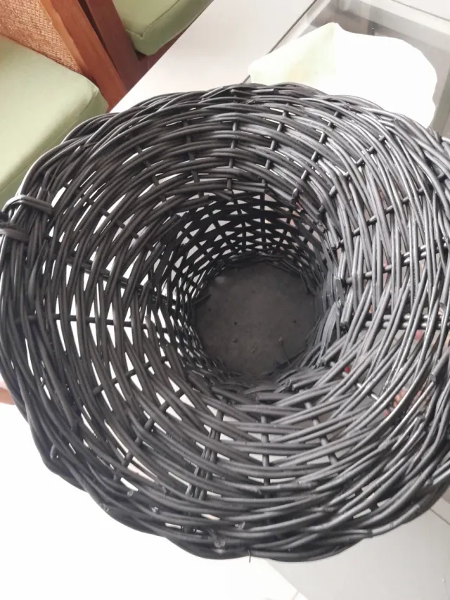 Cesta Mimbre Negra Asa Grande